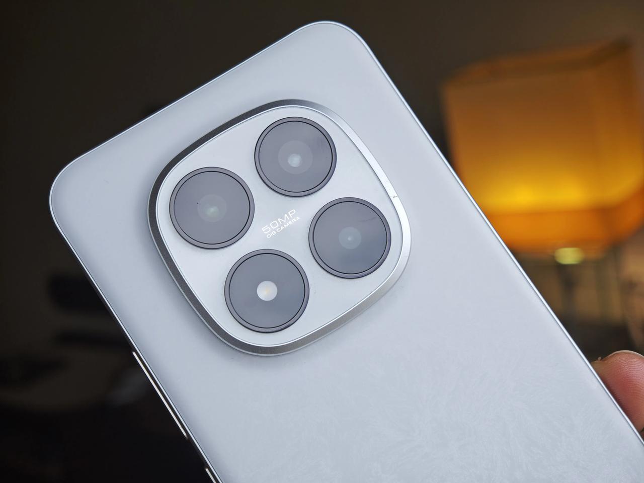 红米Note15Pro+的影像配置官宣。主摄是旗舰同款的光影猎人800，这