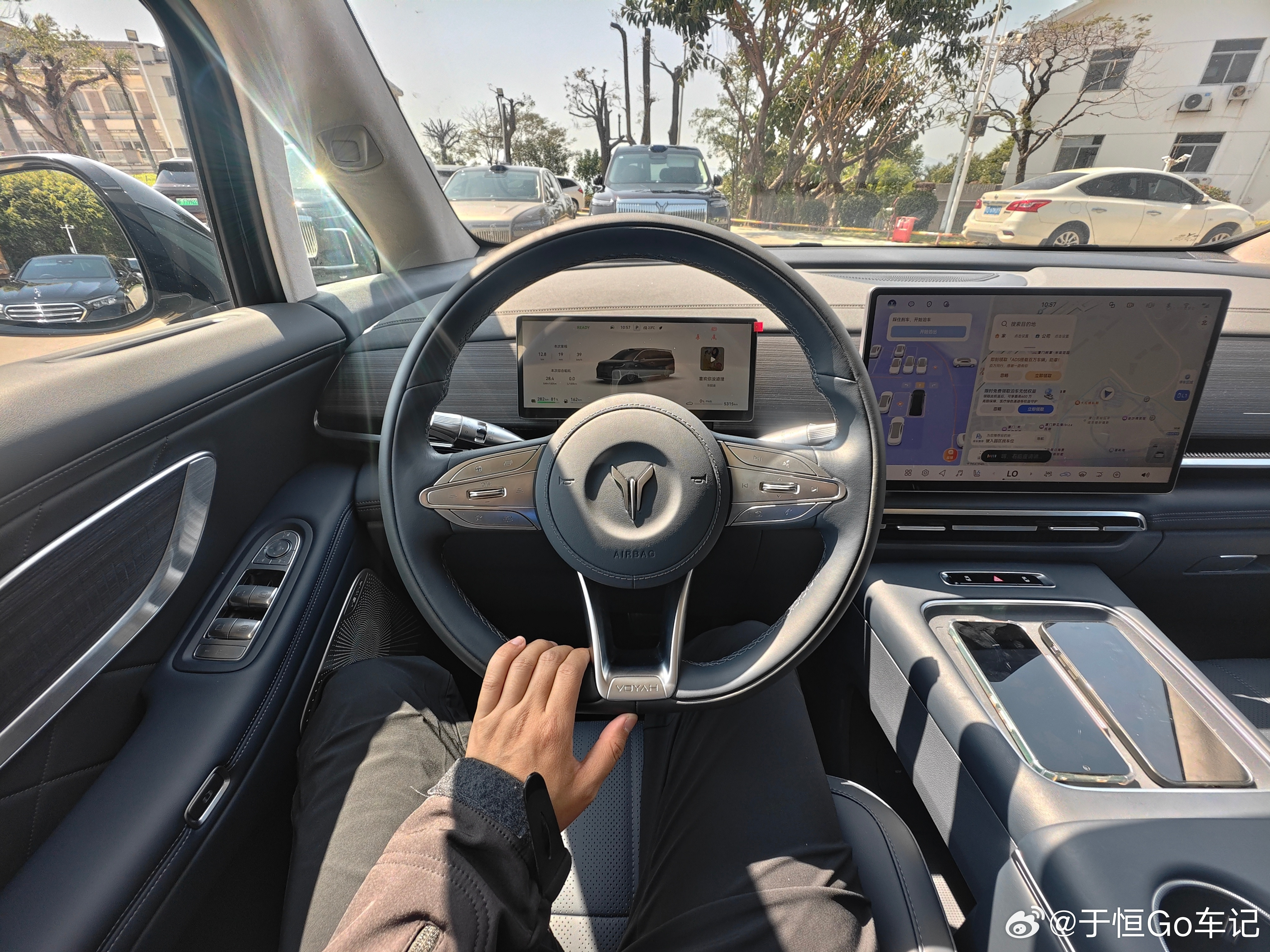 试驾教练小黄上线！