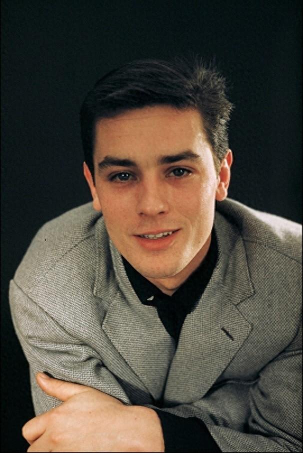 帅哥美女生出来的孩子一定好看吗？演艺圈翻车的案例可不少，不久前硬要仗着这长辈