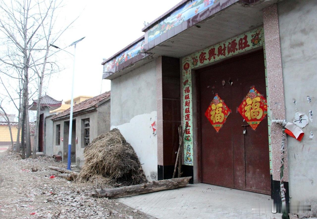 这不是迷信！“门口放一天，家里穷三年”，指的是什么？老话常说“门口放一天，