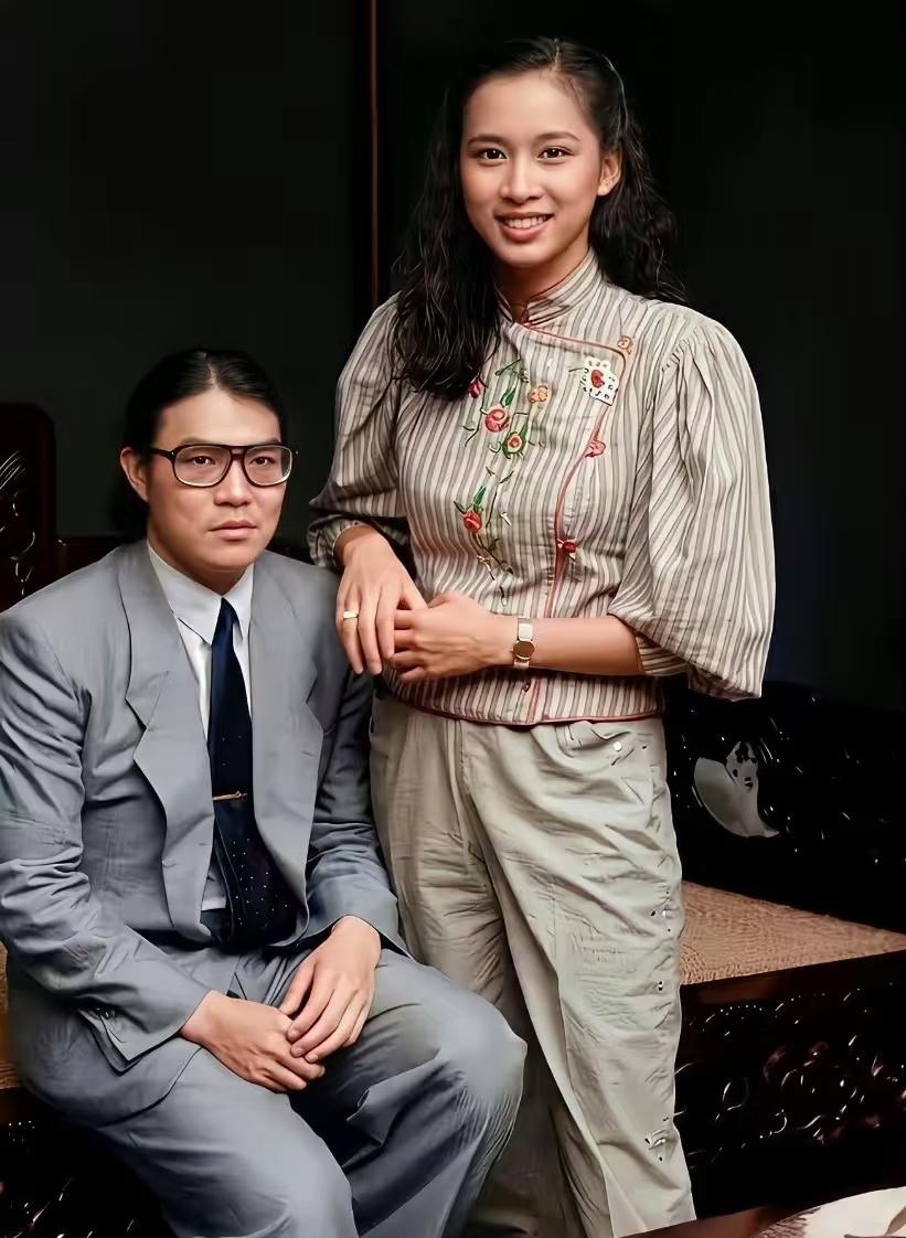 曾经的天作之合，真正的郎才女貌！难怪三个儿子都是帅气逼人的大帅哥，基因太好了。