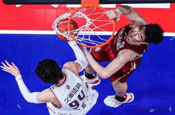 余嘉豪学成后，不要归来，要继续深造！NBA能去的球员少，去欧洲联赛也是好事情