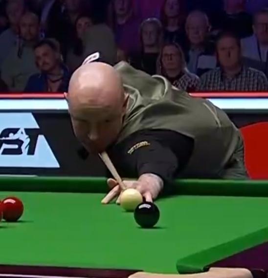 斯诺克大师赛第一轮结束第一轮最后一场比赛结束，澳洲火炮尼尔罗伯逊6：2大胜替补