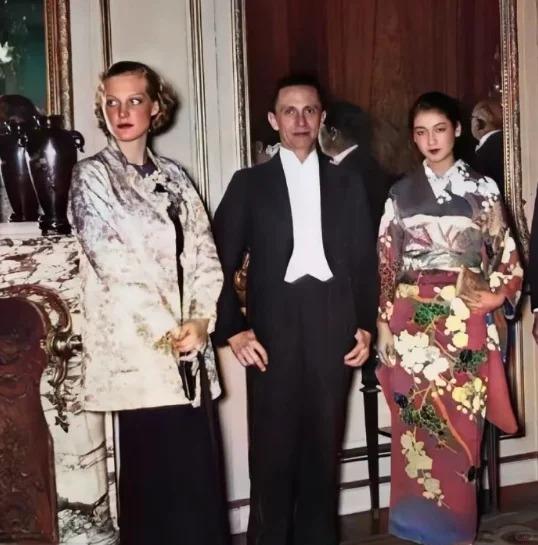 1937年，德国柏林日本大使馆晚宴现场，纳粹德国宣传部长、希特勒核心幕僚戈培尔（