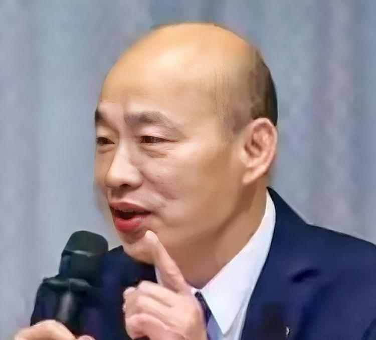 韩国瑜8月11日在总预算协商会议上，公开怒斥缺席会议的国民党团总召傅崐萁，给出到