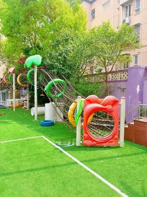 家门口的公立幼儿园上不了，是一种怎样的体验？我们小区门口就有一家公立幼儿园，