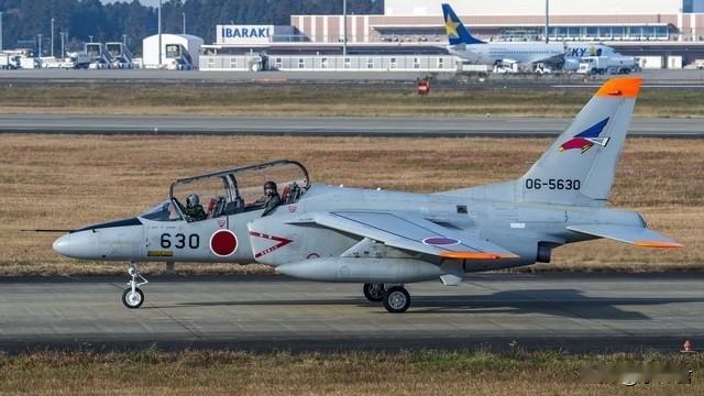 突发最新消息：12月13日国际局势陡然生变，中国辽宁舰航母战斗群抵近日本本土，引