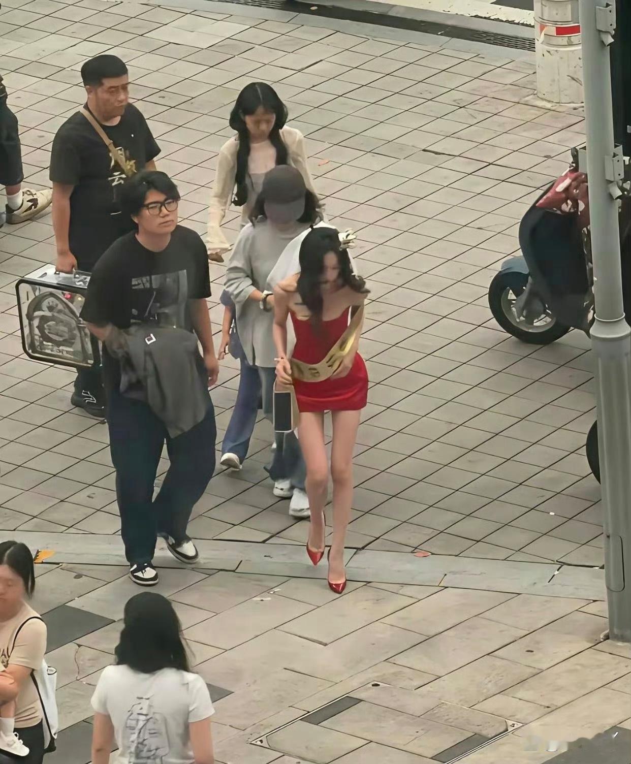 只有瘦到这种程度，上镜才刚刚好