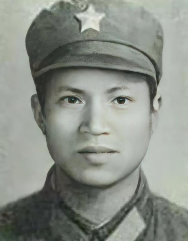 1979年，雷应川身中五弹，七处负伤，却仍跪地战斗！不久，战友们发现他不见了，而