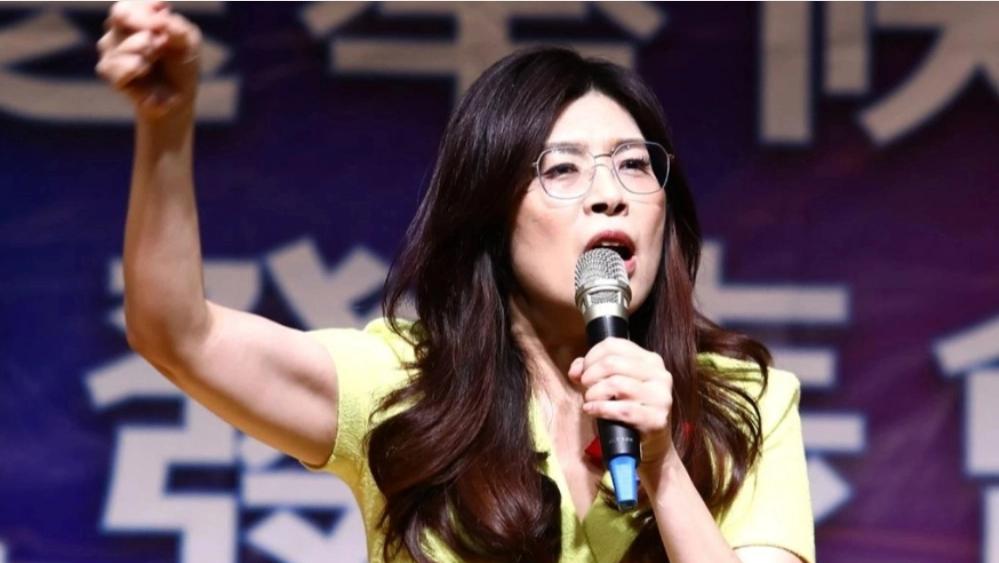 既然给面子不要，那就打眼见韩国瑜跑到赵少康社媒底下留言，相信郑丽文难掩失望