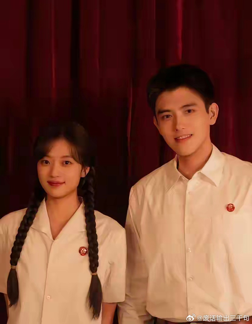 陈飞宇这辈子最该感谢的，可能就是孙千。别的女演员看他，眼神里多少带点仰望和讨好。