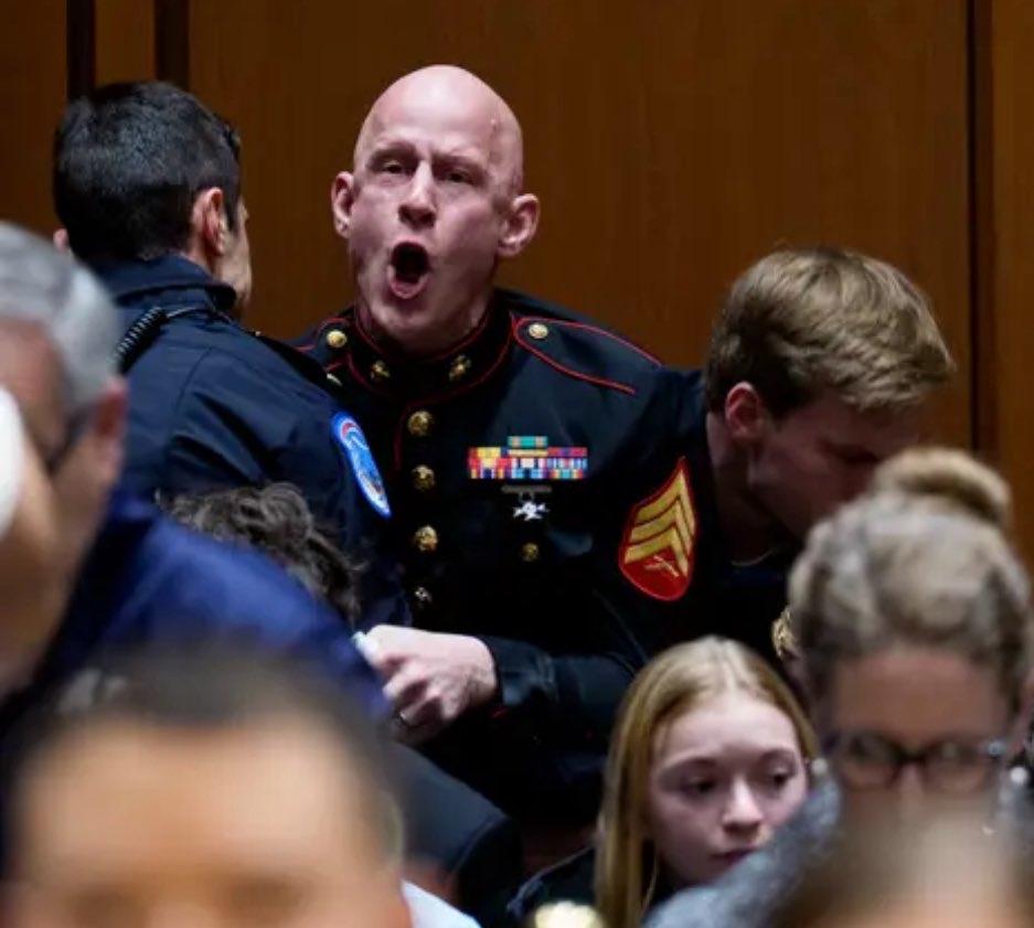 “没有人愿意为以色列而死——这是以色列的战争——解放巴勒斯坦！”布莱恩·麦