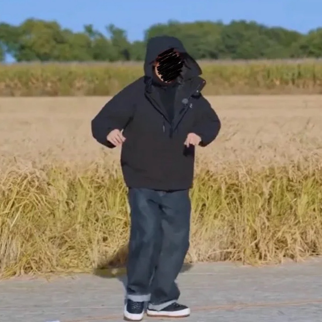 黄景瑜那套穿搭充分说明了时尚完成度靠脸！北方大街上男的大部分抖这打扮哈哈哈哈哈哈