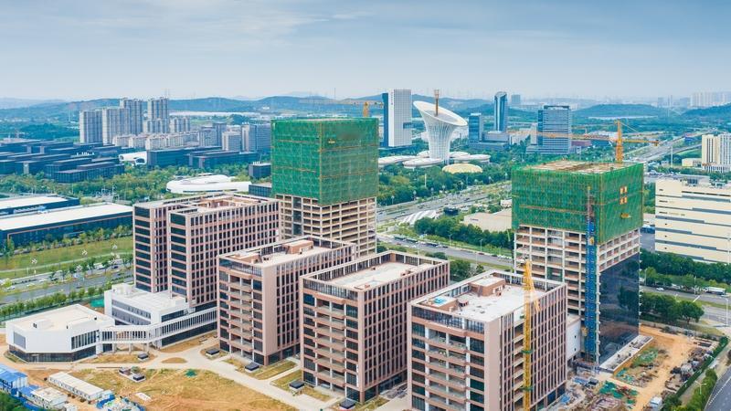 迈瑞医疗最近动静可不小。从发展来看，2025年它经历了些波折，年度财报公布后股价