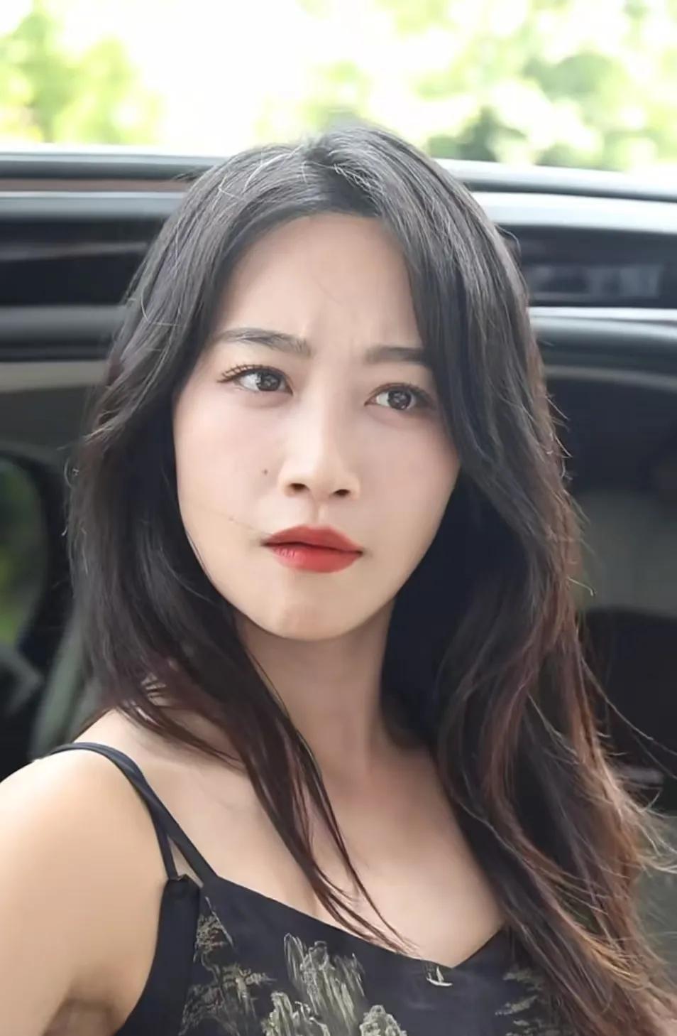 为什么很多人不喜欢蓝盈莹？原因很简单，不是她长的水灵嫉妒，也不是她人品不好，