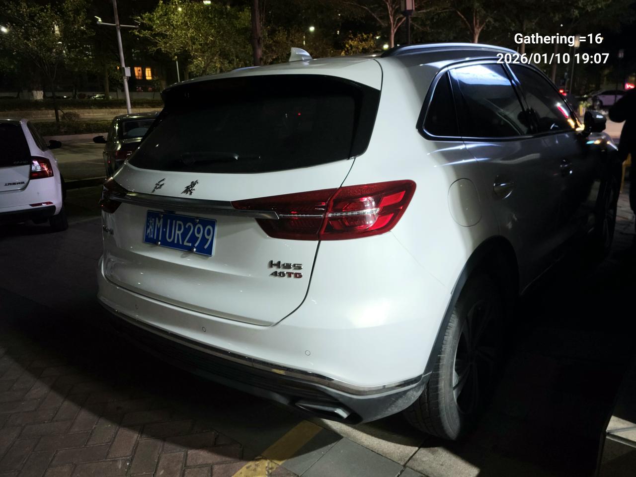 国之重器某种程度上真的是特别的庄重稳重，特别的漂亮。这是今天拍到的国之重器，红旗