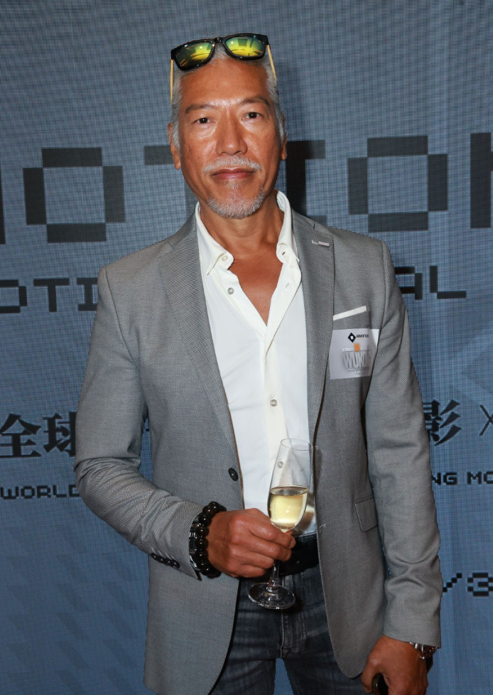 淡出娱乐圈多年的张耀扬一出场便引发轰动。他笑称自己目前就是无事忙，还自嘲“没人