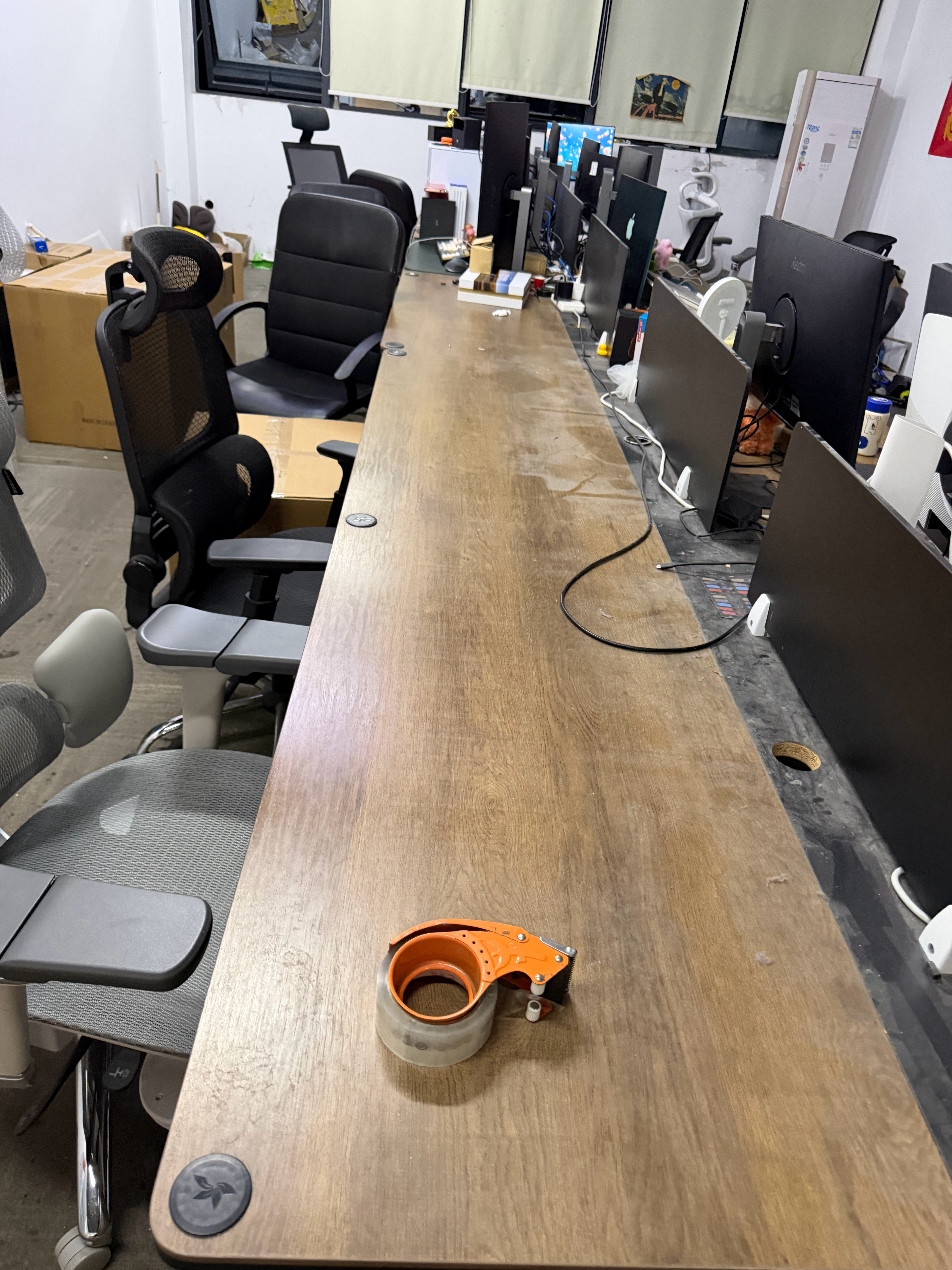 后天，公司要搬迁了，从租房到买楼，趣评测有自己的家了