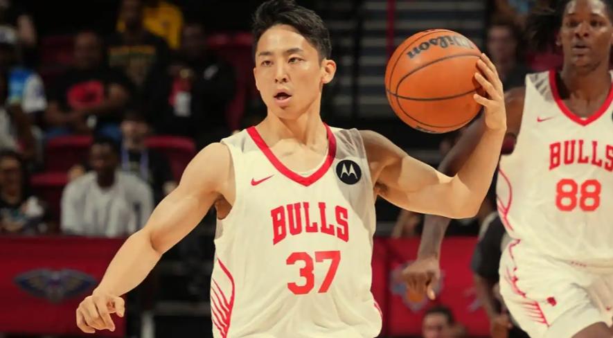 河村场均19分11助攻，还有G联盟历史得分王助力，结果还没进季后赛。这可能是一个