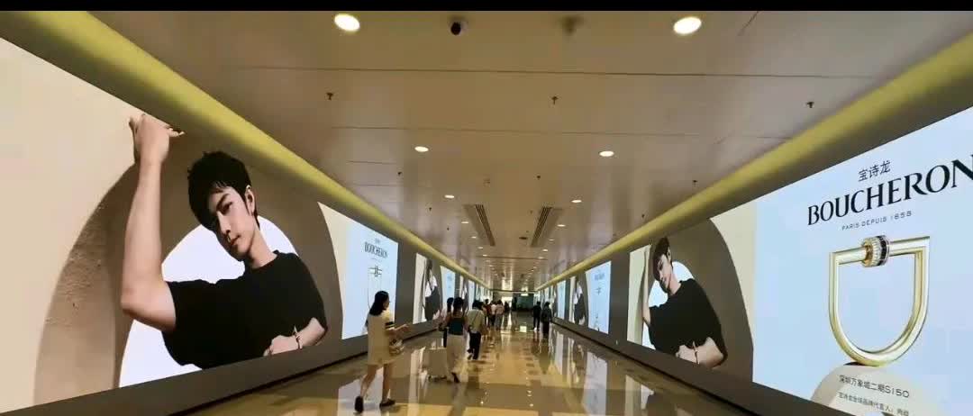 肖战代言的品牌霸霸们出来拉练了，今年不是比谁的地广铺的多，谁的地广铺的大，感觉应
