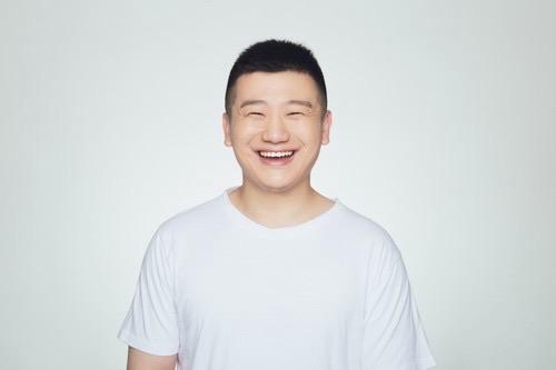 【著名相声演员李寅飞狠夸曹云金，直言同辈第一人，你怎么看？】近日，著名相声演员