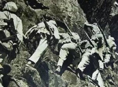 我们回顾历史，就会惊讶地发现，凡是毛主席领导建立根据地的地方，例如江西、福建和陕