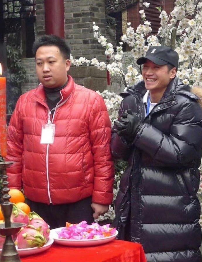 于正那天穿了红衣那年杏花微雨……​​​
