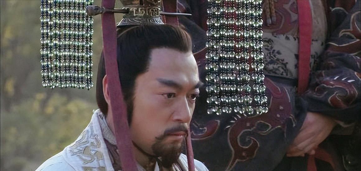 齐威王九年的一天，相国邹忌抱着琴入宫。他没有弹奏，反而对着田因齐说：