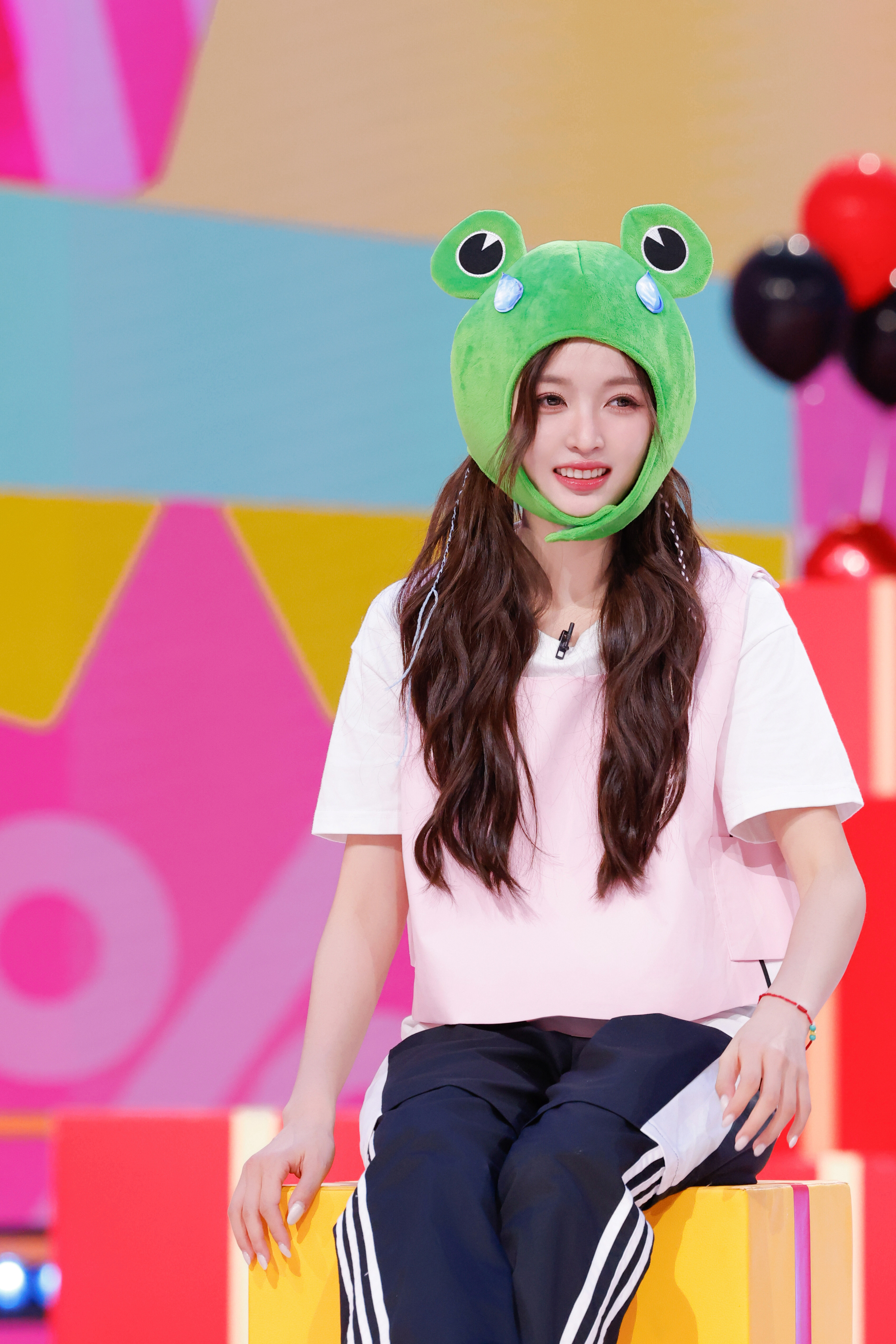 吴宣仪去看陈丽君的枕头人吴宣仪在复制粘贴的时代，你是手写的诗