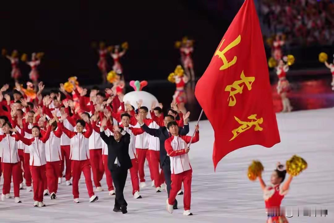 山东、辽宁体育军团在广东全运会一亮相，山东团尽显北方霸主地位！11月9日晚，