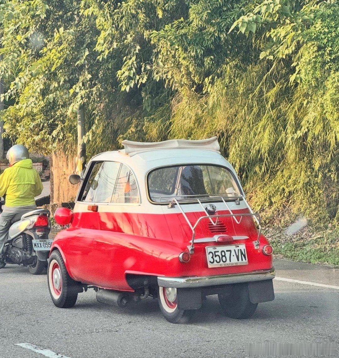 台湾老车BMWIsetta全台唯一正牌在路上行駛中​​​