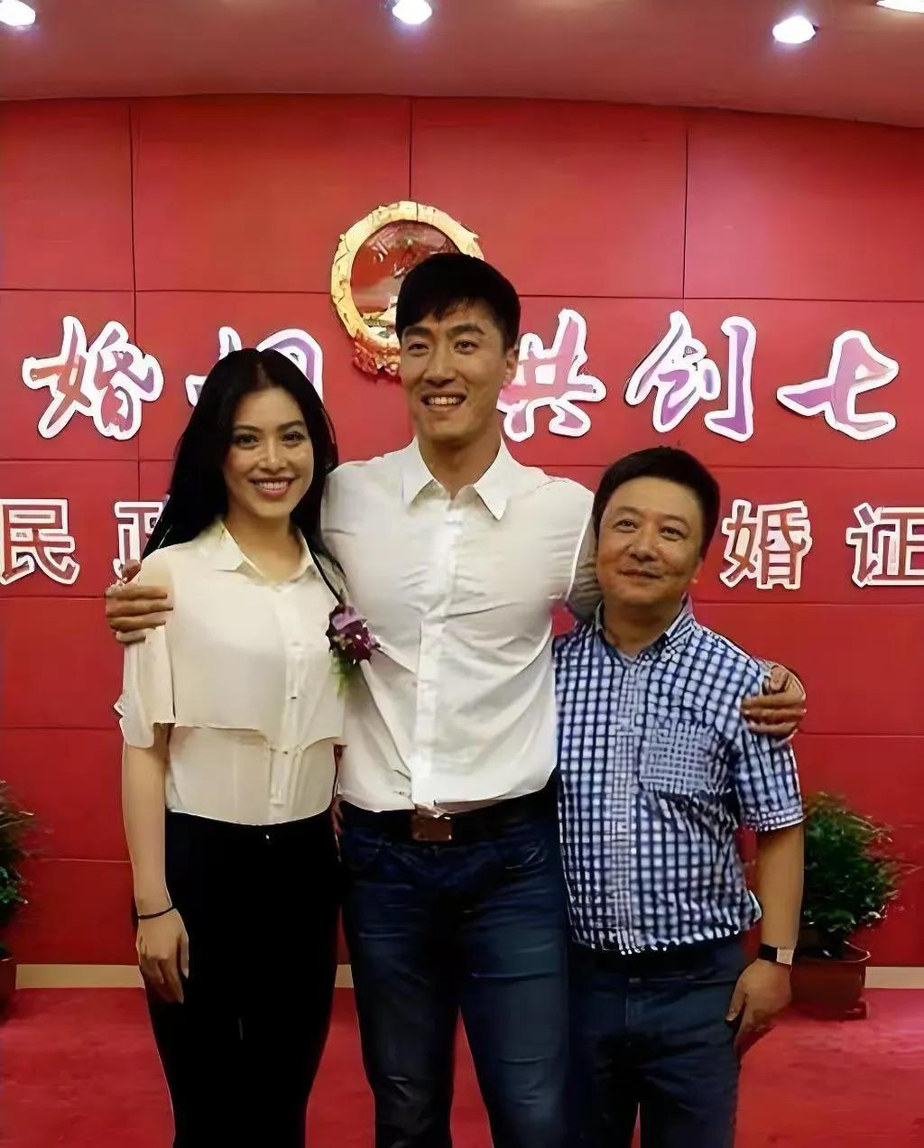 2015年6月，前奥运冠军刘翔突然在社交平台宣布与结婚仅九个月的葛天离婚，称两人