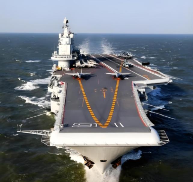 我们之所以暂时按兵不动，还有一个关键原因：当前根本没有国家能为我们的经贸体系托底