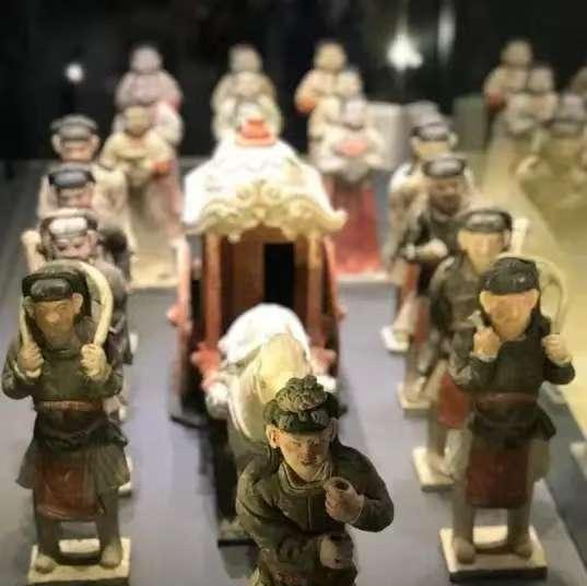 2007年，焦作一村居民为“自证”祖坟有700年历史，不惜开掘坟墓，没想到，刚开