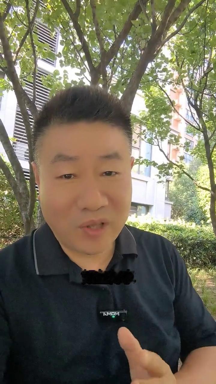 麻将牢记五个记牌技巧，轻松胡三家。家人们，我是刘老五。麻将教学30多年了，可以