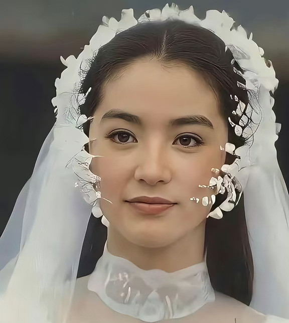当年被吐槽土气的婚纱，原来是香奈儿孤品✨