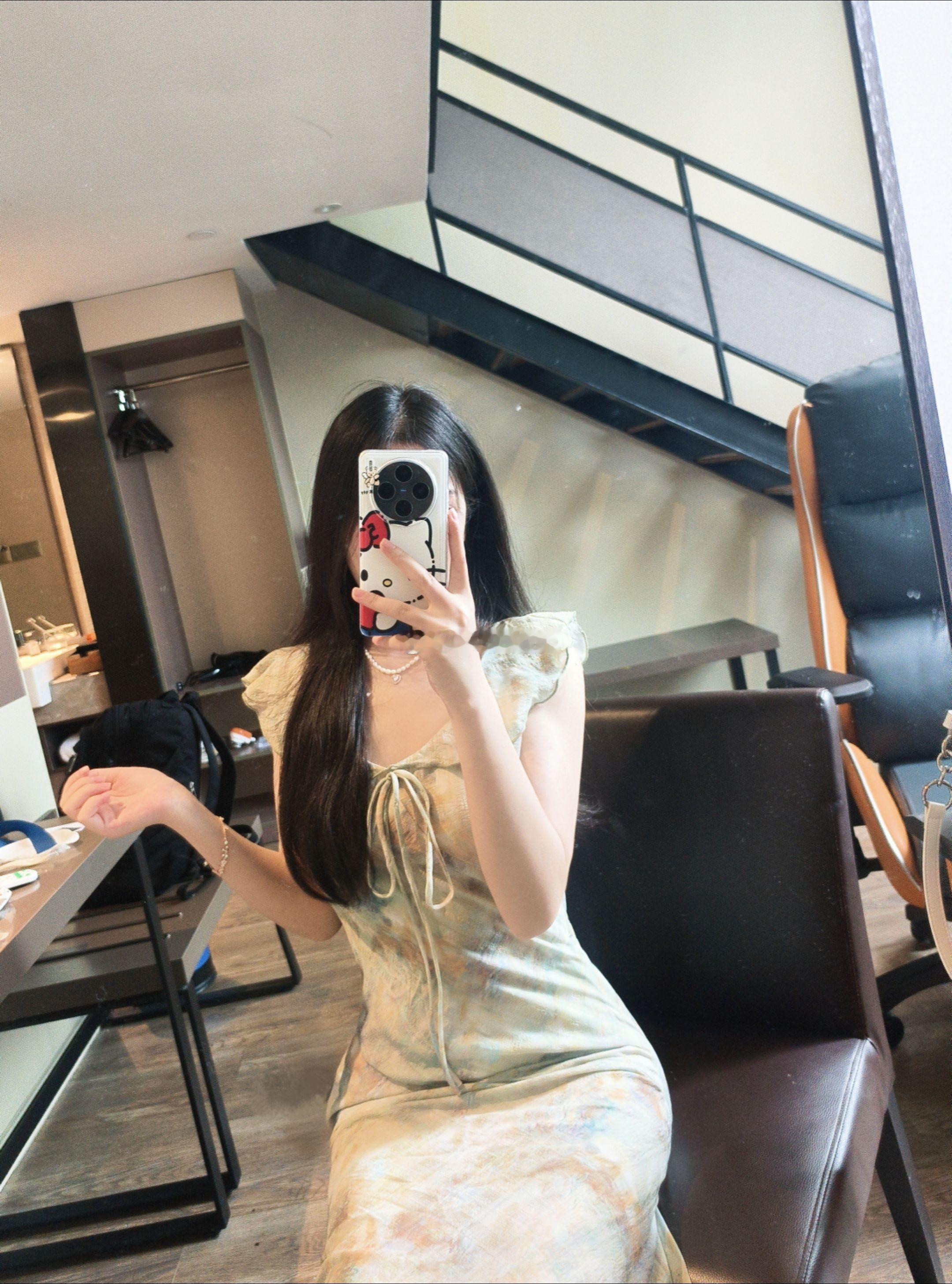 我觉得我应该也适合穿旗袍​​​