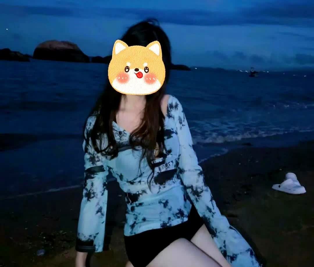 糊里糊涂的我被警察叔叔叫到了局里，问我认不认识这个女子。我瞧了一眼，回答