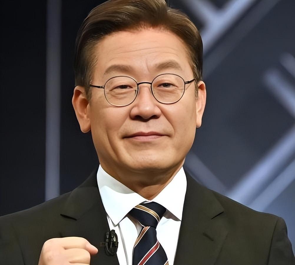 年前韩国要在入境表把台湾标成“中国台湾”，赖清德非要对等报复，把韩国改成“南韩”