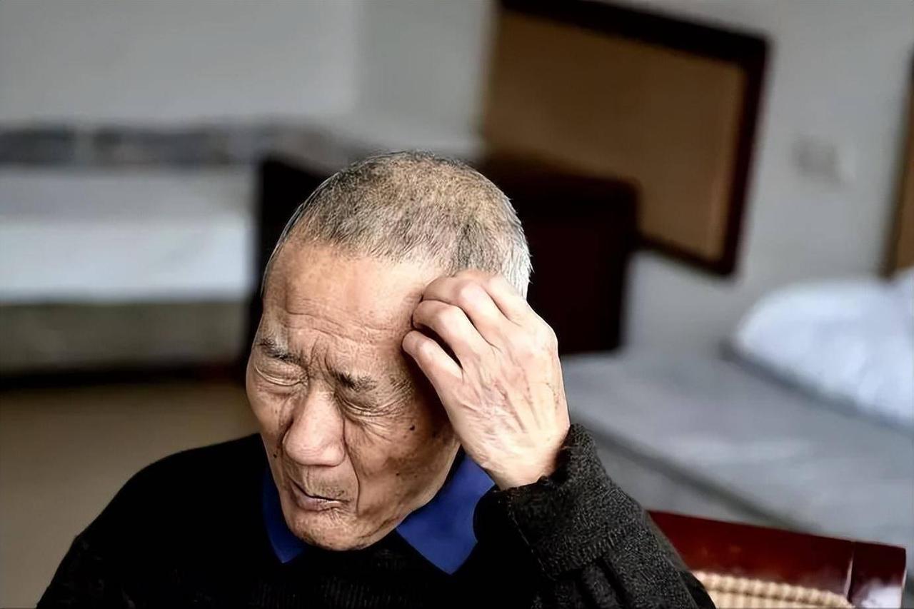 “坏良心呀！”上海，2个男子做中介，他们得知一8旬老夫妻，老头得了老年痴呆，有精