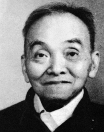 1949年，地下党被判死刑，临行刑前他肚子疼去上厕所，看守意味深长的告诉他早去早