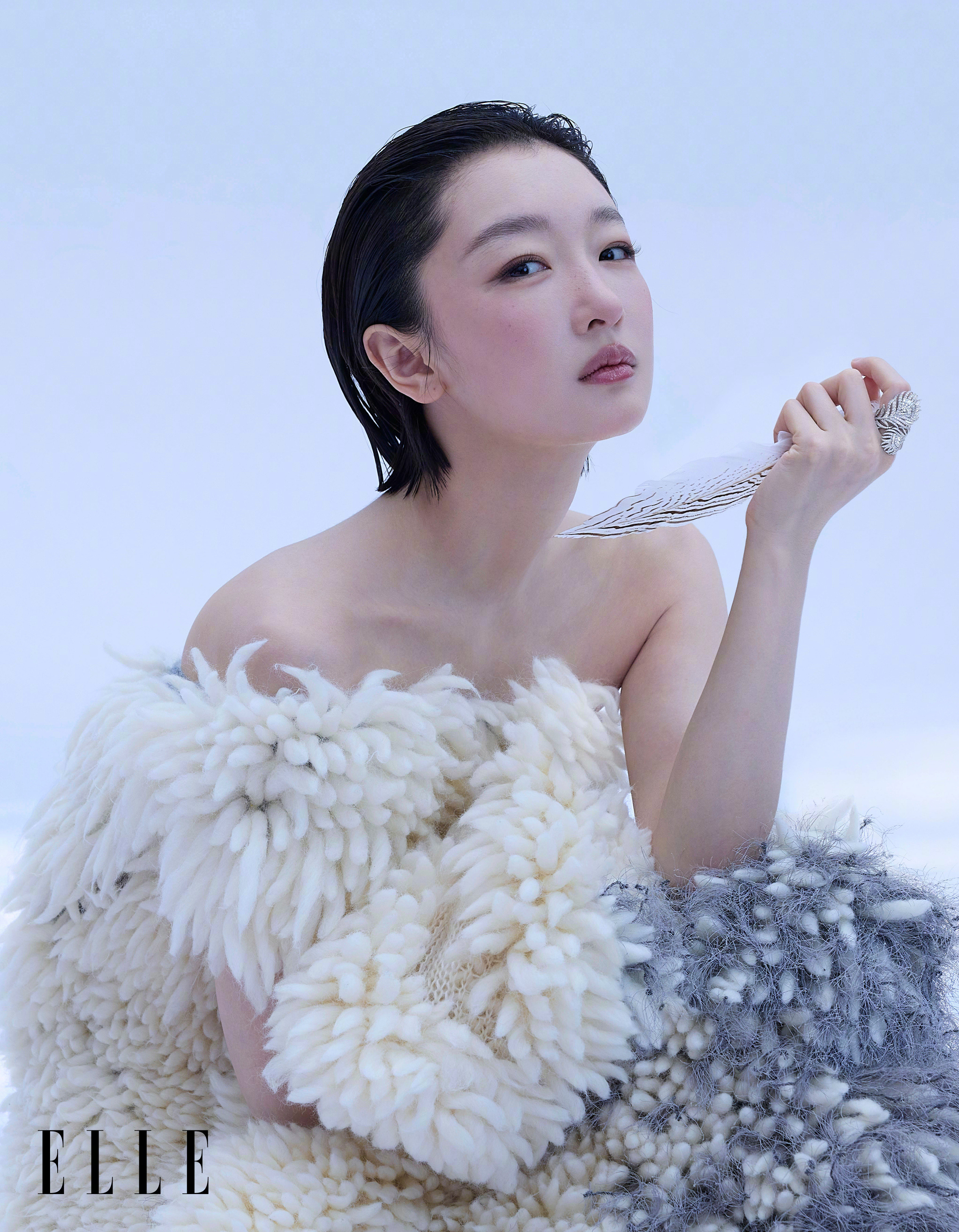 周冬雨xELLE九月刊，迎来老朋友周冬雨双封面登封，也是第九度与ELLE