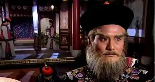 鳌拜和多尔衮的关系一直都不怎么样，而与多尔衮的哥哥阿济格倒是不错。阿济格早年打皮