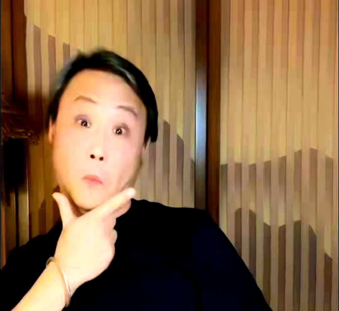 郭德纲大徒弟深夜酒后叫板：你偷什么漏什么，全是真的！直播5分钟，账号直接黑屏。