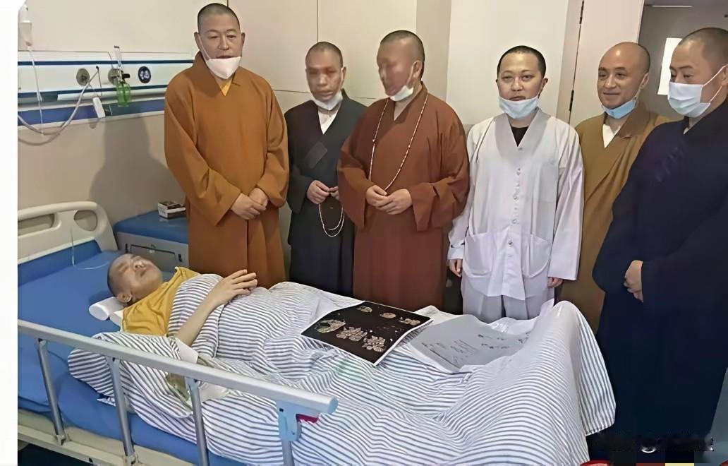 僧人得病了，一群和尚去看望他。有些还拿珠子去，平时超度别人。这次怎么超度自己