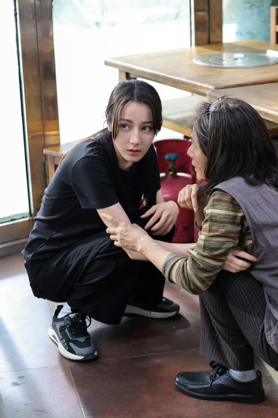 迪丽热巴两部一番剧人气TOP5真的鲨疯了！《利剑·玫瑰》《枭起青壤》两部一番剧