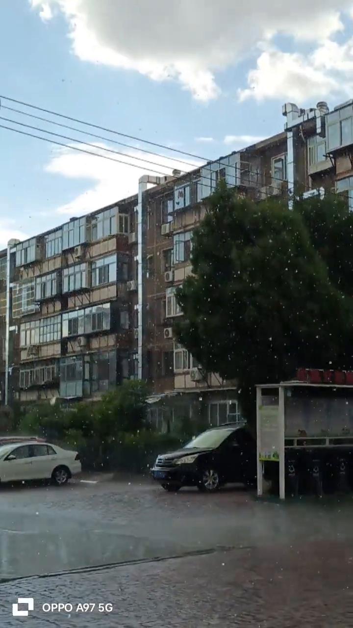 赶紧毛这了，这面包也没雨，没雨来运来了吧。刚下来，这雨下行不？就这一片云子，昨天