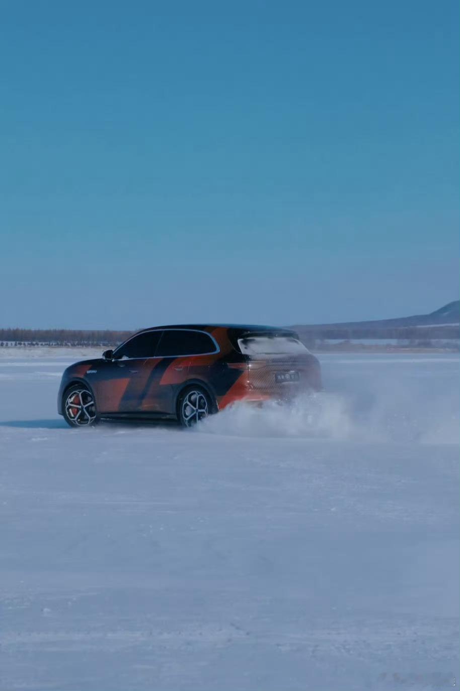 问界M6冰雪测试曝光问界m6有人拍到问界M6冰雪测试生图了!看样子是一个外观很