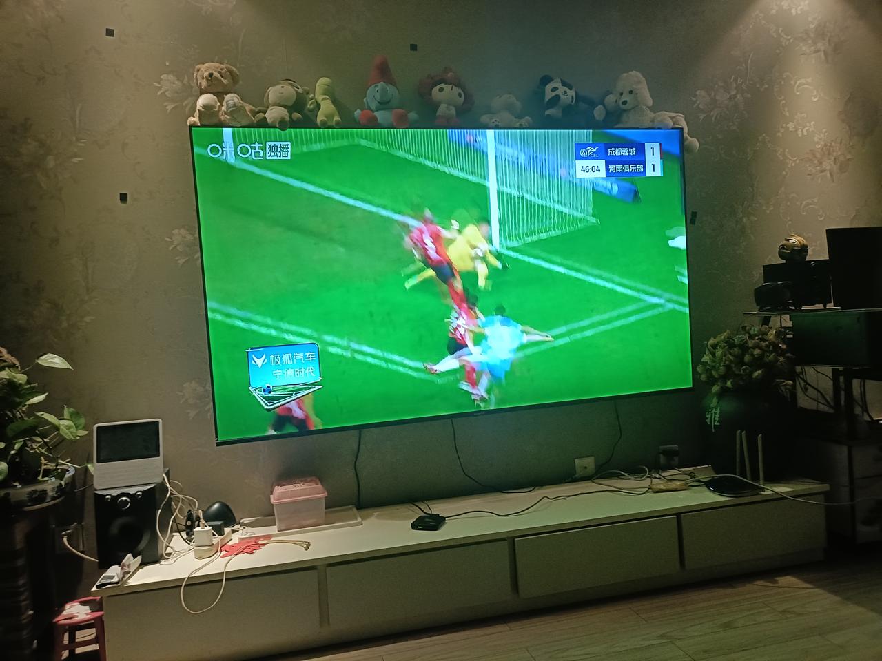 蓉城倒了，依然是属于给河南了，一个赛季的恩怨，结束了。所谓苟活队还是终结了他们的