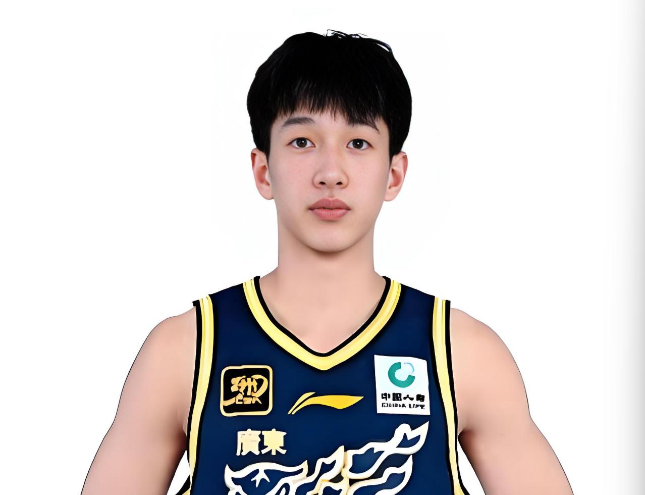 杨溢，你无需害怕杜锋！全运会中的自信哪里去了呢？昨晚，广东队与同曦队的比赛，很